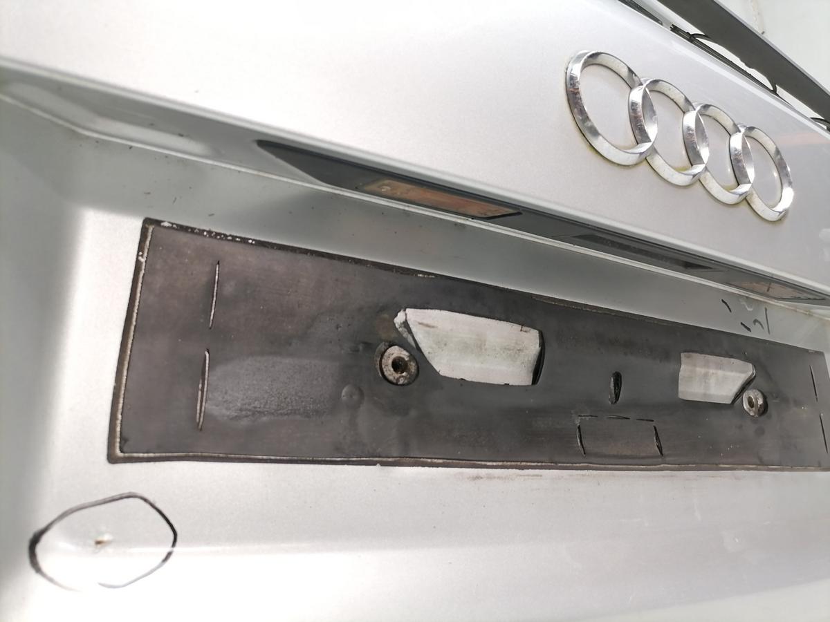 Audi A4 8E B7 original Heckklappe mit Heckscheibe Lichtsilber LY7W Kombi Avant Bj.2006